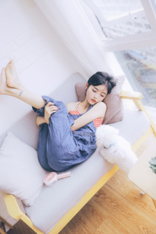 女孩夹腿是什么意思